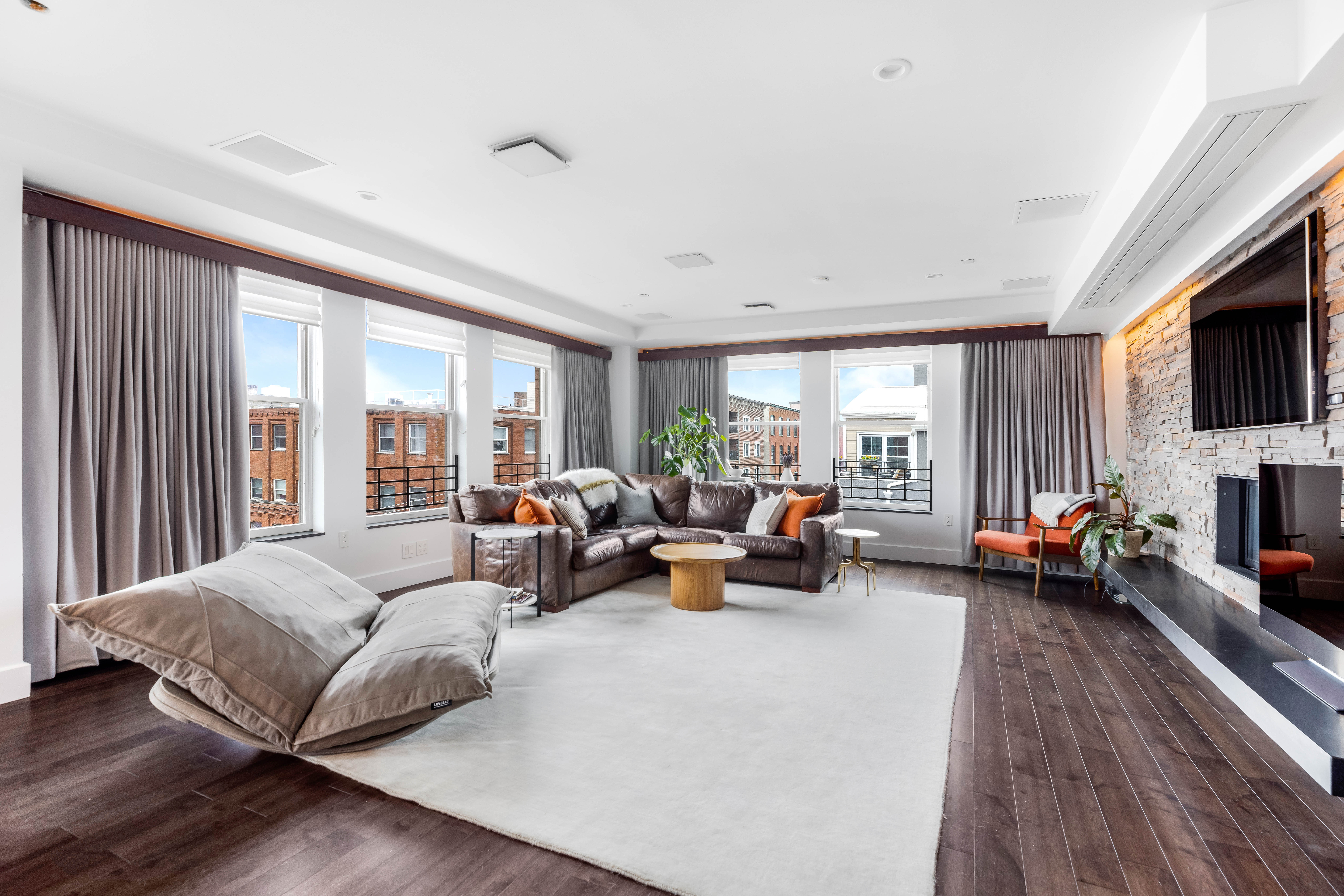 Rare 4 Bedroom, 2400 sq ft, Top floor Hoboken Rental