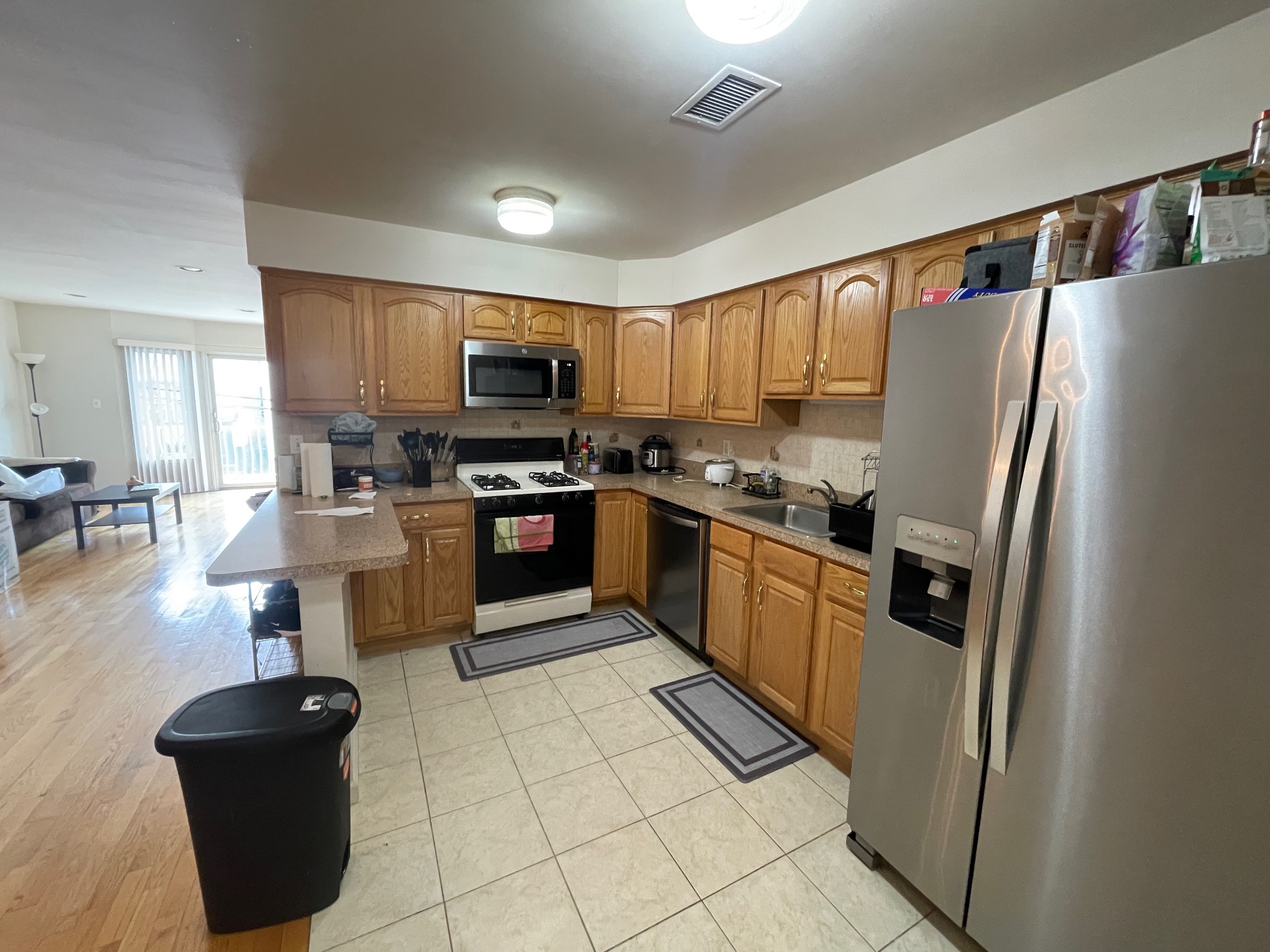 Amazing 3 bed 2 bath in the Heights!