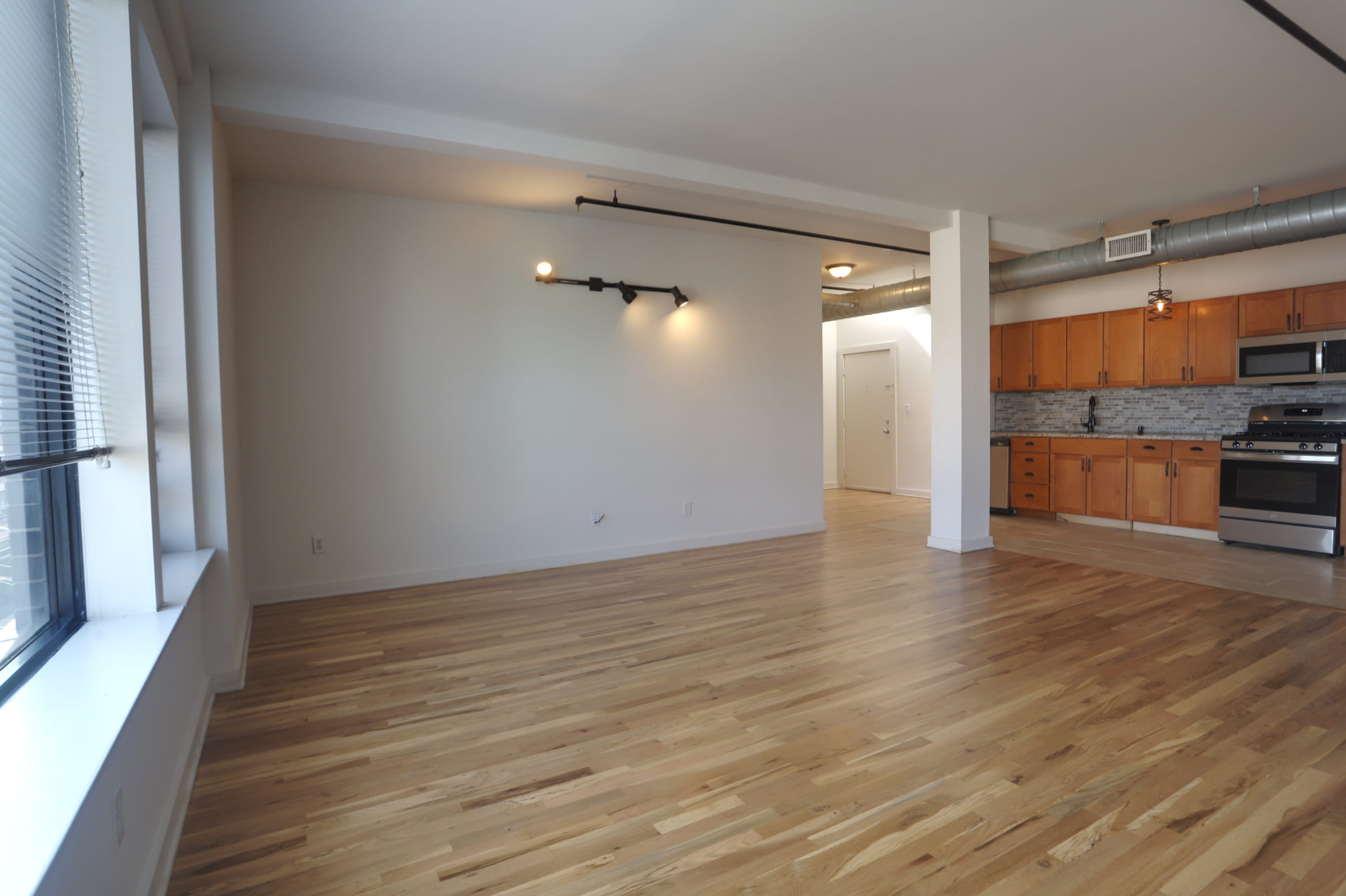 Centrally located 2 bed in Hoboken!
