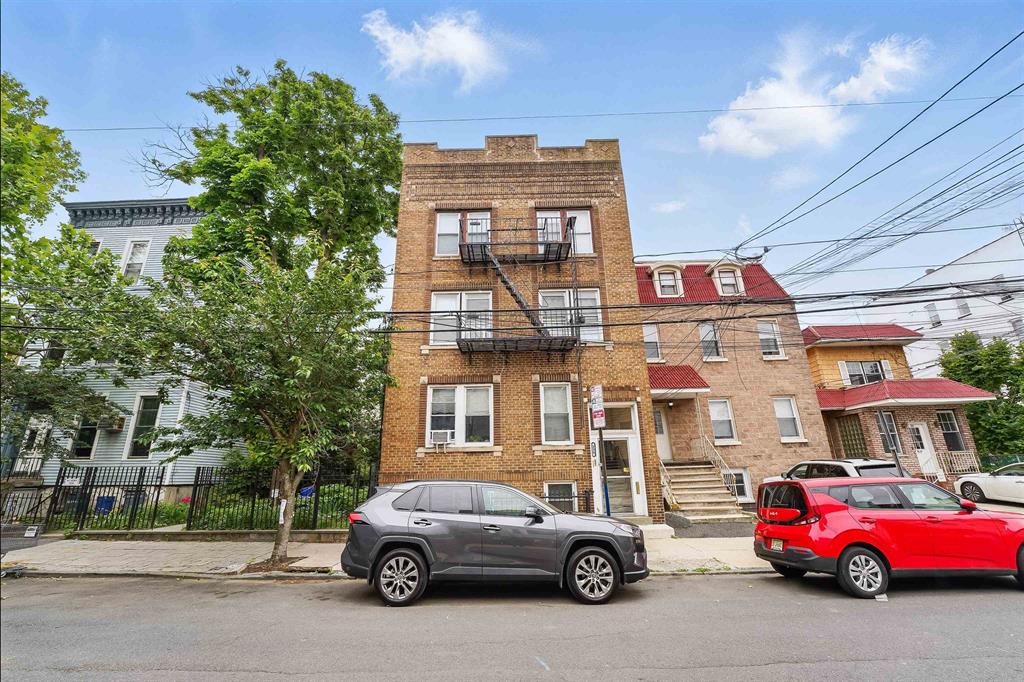 238 OGDEN AVE #6