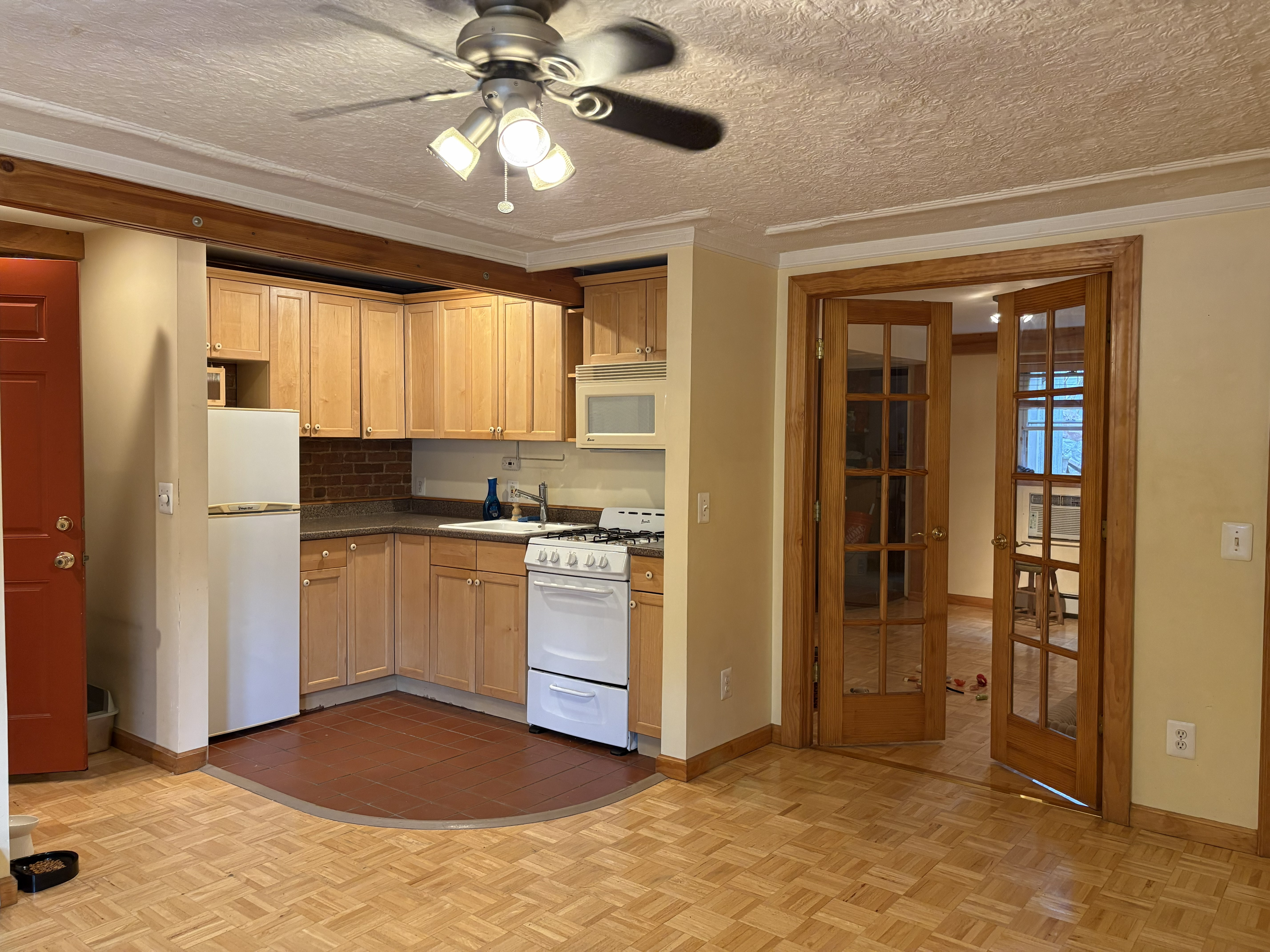 Charming 1BR Garden Apartment - Jersey City Heights